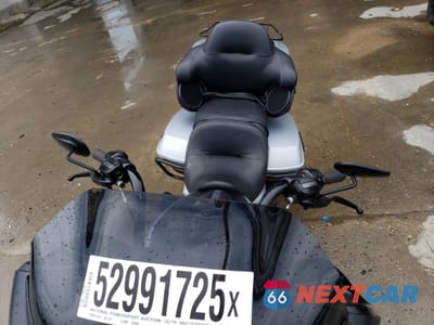 Piąte zdjęcie samochodu w środku: 2020 HARLEY-DAVIDSON FLTRK VIN:1HD1KZF17LB659588 - miniatura