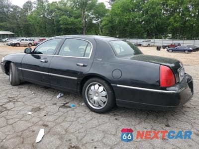 Drugie zdjęcie samochodu z przodu: 2010 LINCOLN TOWN CAR SIGNATURE LIMITED VIN:2LNBL8CV5AX751115 - miniatura