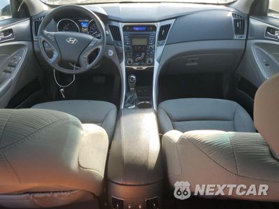 Zdjęcie 8 z 15 samochodu: 2013 HYUNDAI SONATA HYBRID VIN:KMHEC4A47DA088529 - miniatura