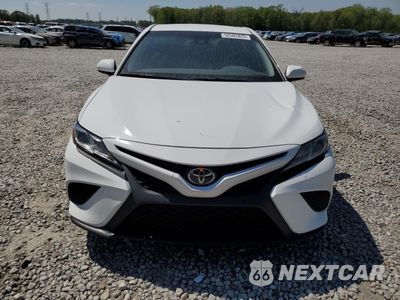 Piąte zdjęcie samochodu w środku: 2019 TOYOTA CAMRY L VIN:4T1B11HK9KU185237 - miniatura