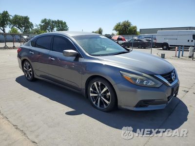 Czwarte zdjęcie samochodu z boku: 2016 NISSAN ALTIMA 2.5 VIN:1N4AL3AP5GC259462 - miniatura