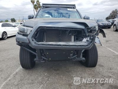 Piąte zdjęcie samochodu w środku: 2020 TOYOTA TACOMA DOUBLE CAB VIN:3TMDZ5BN0LM097005 - miniatura