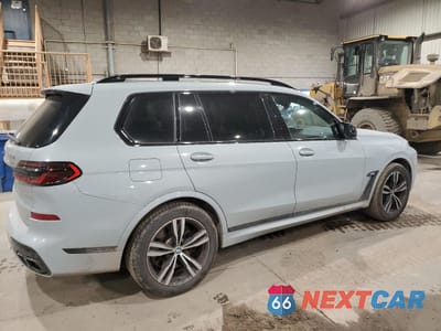 Trzecie zdjęcie samochodu z tyłu: 2024 BMW X7 M60I VIN:5UX33EM0XR9546475 - miniatura