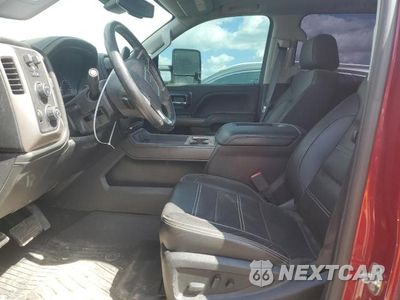 Zdjęcie 7 z 12 samochodu: 2019 GMC SIERRA K2500 DENALI VIN:1GT12SEY7KF105935 - miniatura