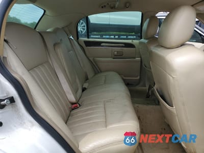 Zdjęcie 10 z 12 samochodu: 2006 LINCOLN TOWN CAR SIGNATURE VIN:1LNHM81W36Y605340 - miniatura