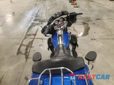 Zdjęcie 6 z 9 samochodu: 2010 HARLEY-DAVIDSON FLHTK VIN:1HD1KEM15AB674776 - miniatura