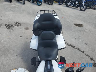 Piąte zdjęcie samochodu w środku: 2024 HARLEY-DAVIDSON FLHTK VIN:1HD1KEF1XRB650126 - miniatura