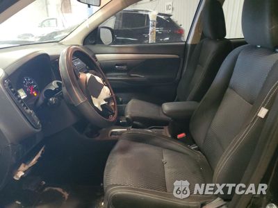 Zdjęcie 7 z 15 samochodu: 2016 MITSUBISHI OUTLANDER ES VIN:JA4AD2A32GZ016391 - miniatura