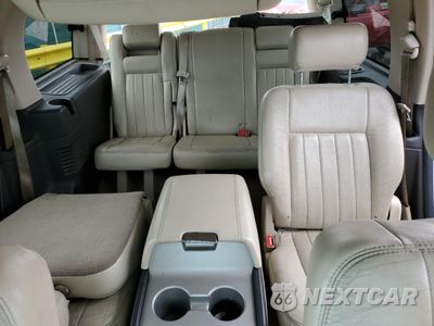 Zdjęcie 10 z 15 samochodu: 2003 LINCOLN NAVIGATOR VIN:5LMFU28R83LJ13770 - miniatura
