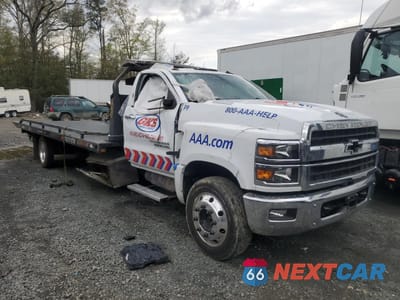 Czwarte zdjęcie samochodu z boku: 2023 CHEVROLET SILVERADO MEDIUM DUTY VIN:1HTKHPVM0PH687050 - miniatura