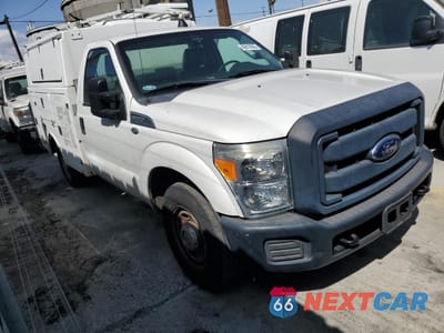 Czwarte zdjęcie samochodu z boku: 2013 FORD F350 SUPER DUTY VIN:1FDRF3A65DEB92305 - miniatura