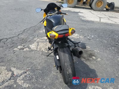 Czwarte zdjęcie samochodu z boku: 2017 SUZUKI GSX-R750 VIN:JS1GR7MA6H2100839 - miniatura