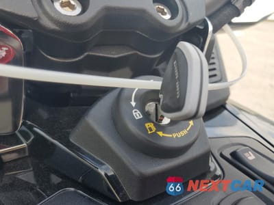 Zdjęcie 8 z 10 samochodu: 2021 CAN-AM SPYDER ROADSTER RT VIN:2BXNBDD27MV004861 - miniatura