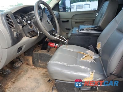 Zdjęcie 7 z 12 samochodu: 2012 CHEVROLET SILVERADO K3500 VIN:1GB3KZCGXCF203410 - miniatura