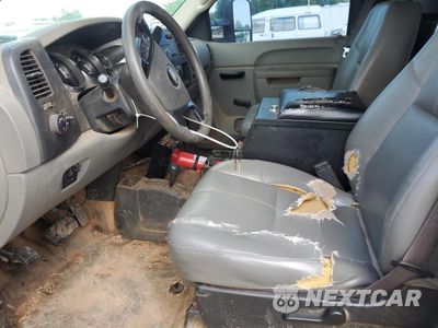 Zdjęcie 7 z 12 samochodu: 2012 CHEVROLET SILVERADO K3500 VIN:1GB3KZCGXCF203410 - miniatura