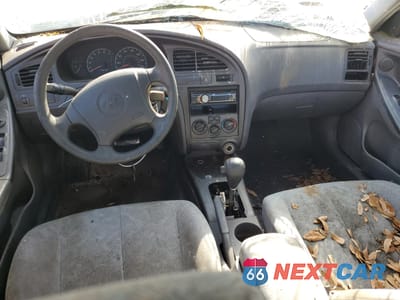 Zdjęcie 8 z 12 samochodu: 2002 HYUNDAI ELANTRA GLS VIN:KMHDN45DX2U280135 - miniatura