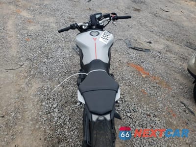 Zdjęcie 6 z 9 samochodu: 2019 YAMAHA MT09 VIN:JYARN53E2KA005111 - miniatura