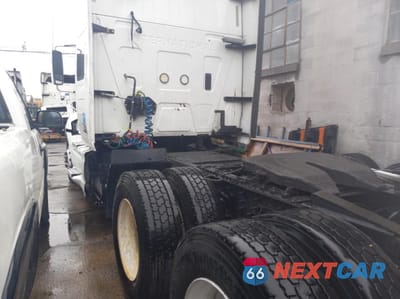 Trzecie zdjęcie samochodu z tyłu: 2013 INTERNATIONAL PROSTAR VIN:1HSDHSJR2DJ152209 - miniatura