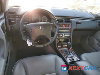 Zdjęcie 8 z 13 samochodu: 2001 MERCEDES-BENZ E 55 AMG VIN:WDBJF74JX1B363991 - miniatura