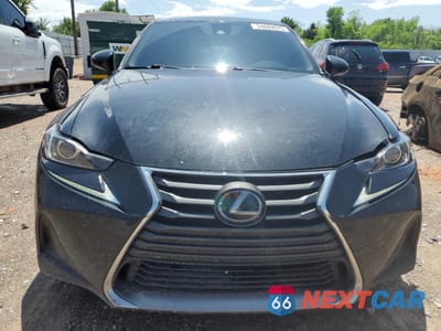 Piąte zdjęcie samochodu w środku: 2017 LEXUS IS 300 VIN:JTHCM1D21H5016112 - miniatura