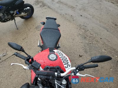 Piąte zdjęcie samochodu w środku: 2014 YAMAHA FZ09 VIN:JYARN33E6EA001555 - miniatura