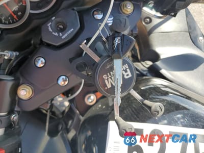 Zdjęcie 8 z 10 samochodu: 2019 SUZUKI GSX1300 RA VIN:JS1GX72B3K7100406 - miniatura