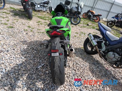 Czwarte zdjęcie samochodu z boku: 2023 KAWASAKI ZX1002 M VIN:JKBZXVM1XPA004490 - miniatura