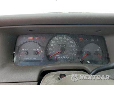 Zdjęcie 9 z 12 samochodu: 2001 MERCURY GRAND MARQUIS LS VIN:2MEFM75W31X659003 - miniatura