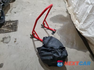 Zdjęcie 9 z 10 samochodu: 2012 KAWASAKI EX650 EC VIN:JKAEXEE16CDA00661 - miniatura