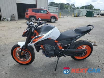 Trzecie zdjęcie samochodu z tyłu: 2021 KTM 890 DUKE R VIN:VBKTU9408MM810926 - miniatura