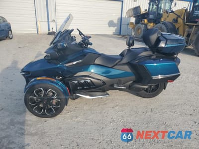 Trzecie zdjęcie samochodu z tyłu: 2021 CAN-AM SPYDER ROADSTER RT VIN:2BXNBDD27MV004861 - miniatura