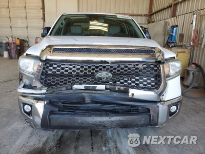Piąte zdjęcie samochodu w środku: 2020 TOYOTA TUNDRA CREWMAX SR5 VIN:5TSDY5F14LX898816 - miniatura