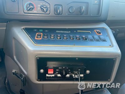 Zdjęcie 8 z 11 samochodu: 2013 FORD ECONOLINE E350 SUPER DUTY VAN VIN:1FDSS3EL0DDA69174 - miniatura