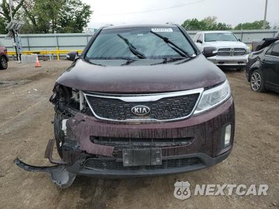 Piąte zdjęcie samochodu w środku: 2015 KIA SORENTO LX VIN:5XYKT4A68FG591191 - miniatura