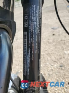 Zdjęcie 9 z 11 samochodu: 2017 HARLEY-DAVIDSON FXDB DYNA STREET BOB VIN:1HD1GXM1XHC313481 - miniatura