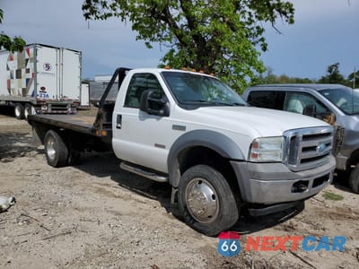 Czwarte zdjęcie samochodu z boku: 2005 FORD F450 SUPER DUTY VIN:1FDXF46P25ED37784 - miniatura