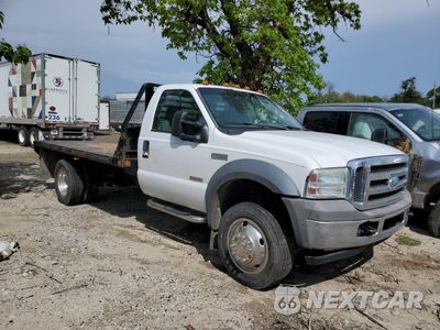 Czwarte zdjęcie samochodu z boku: 2005 FORD F450 SUPER DUTY VIN:1FDXF46P25ED37784 - miniatura