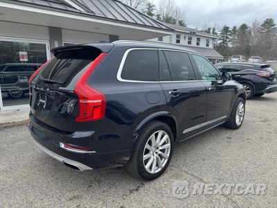 Czwarte zdjęcie samochodu z boku: 2017 VOLVO XC90 T6 VIN:YV4A22PL5H1131633 - miniatura