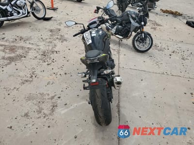 Zdjęcie 6 z 10 samochodu: 2024 KAWASAKI ZR900 F VIN:ML5ZRDF15RDA70214 - miniatura