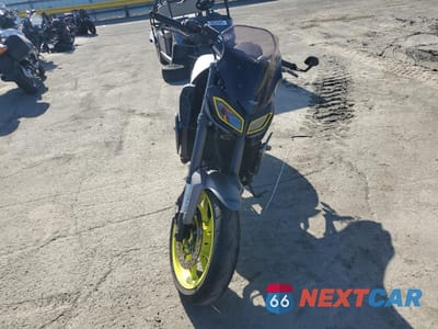 Drugie zdjęcie samochodu z przodu: 2018 YAMAHA MT09 C VIN:JYARN53Y8JA000665 - miniatura
