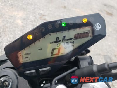 Zdjęcie 7 z 9 samochodu: 2019 YAMAHA MT09 VIN:JYARN53E2KA005111 - miniatura