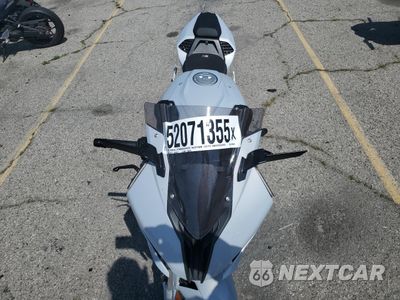 Piąte zdjęcie samochodu w środku: 2020 BMW S 1000 RR VIN:WB10E2308L6D06079 - miniatura