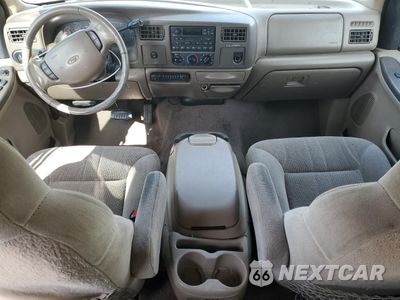 Zdjęcie 8 z 14 samochodu: 2000 FORD EXCURSION XLT VIN:1FMNU40L3YEC37832 - miniatura