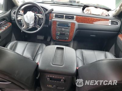 Zdjęcie 8 z 16 samochodu: 2014 CHEVROLET SUBURBAN K1500 LT VIN:1GNSKJE72ER142763 - miniatura