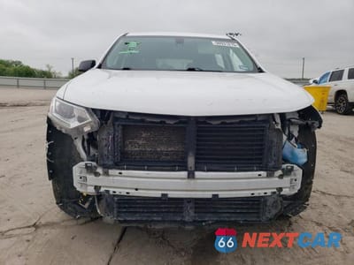 Piąte zdjęcie samochodu w środku: 2018 CHEVROLET TRAVERSE LS VIN:1GNERFKW4JJ102985 - miniatura