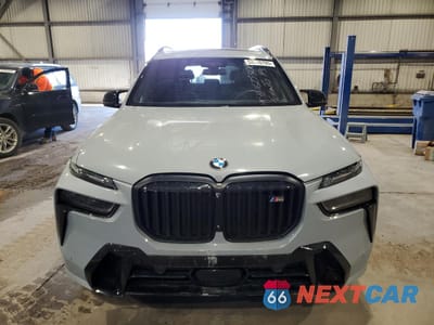 Piąte zdjęcie samochodu w środku: 2024 BMW X7 M60I VIN:5UX33EM0XR9546475 - miniatura