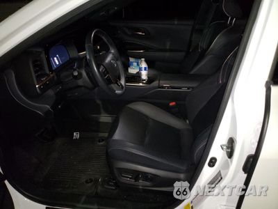 Zdjęcie 7 z 13 samochodu: 2024 TOYOTA CROWN PLATINUM VIN:JTDAFAAF4R3006603 - miniatura