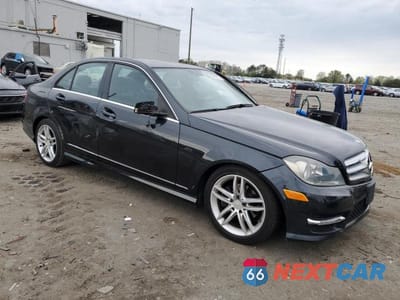 Czwarte zdjęcie samochodu z boku: 2012 MERCEDES-BENZ C 300 4MATIC VIN:WDDGF8BB1CR197616 - miniatura