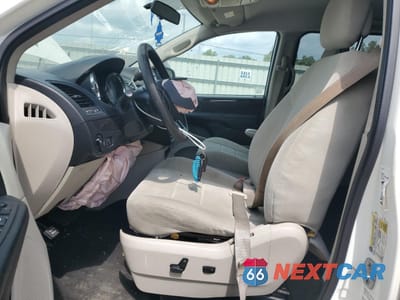 Zdjęcie 7 z 14 samochodu: 2012 DODGE GRAND CARAVAN SXT VIN:2C4RDGCG0CR323505 - miniatura
