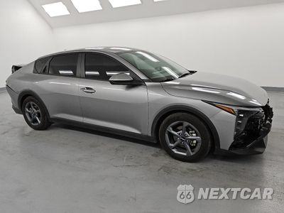 Czwarte zdjęcie samochodu z boku: 2025 KIA K4 LX VIN:3KPFT4DE2SE026625 - miniatura